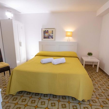 Le Torrette Rooms And Apartments Авола Екстер'єр фото