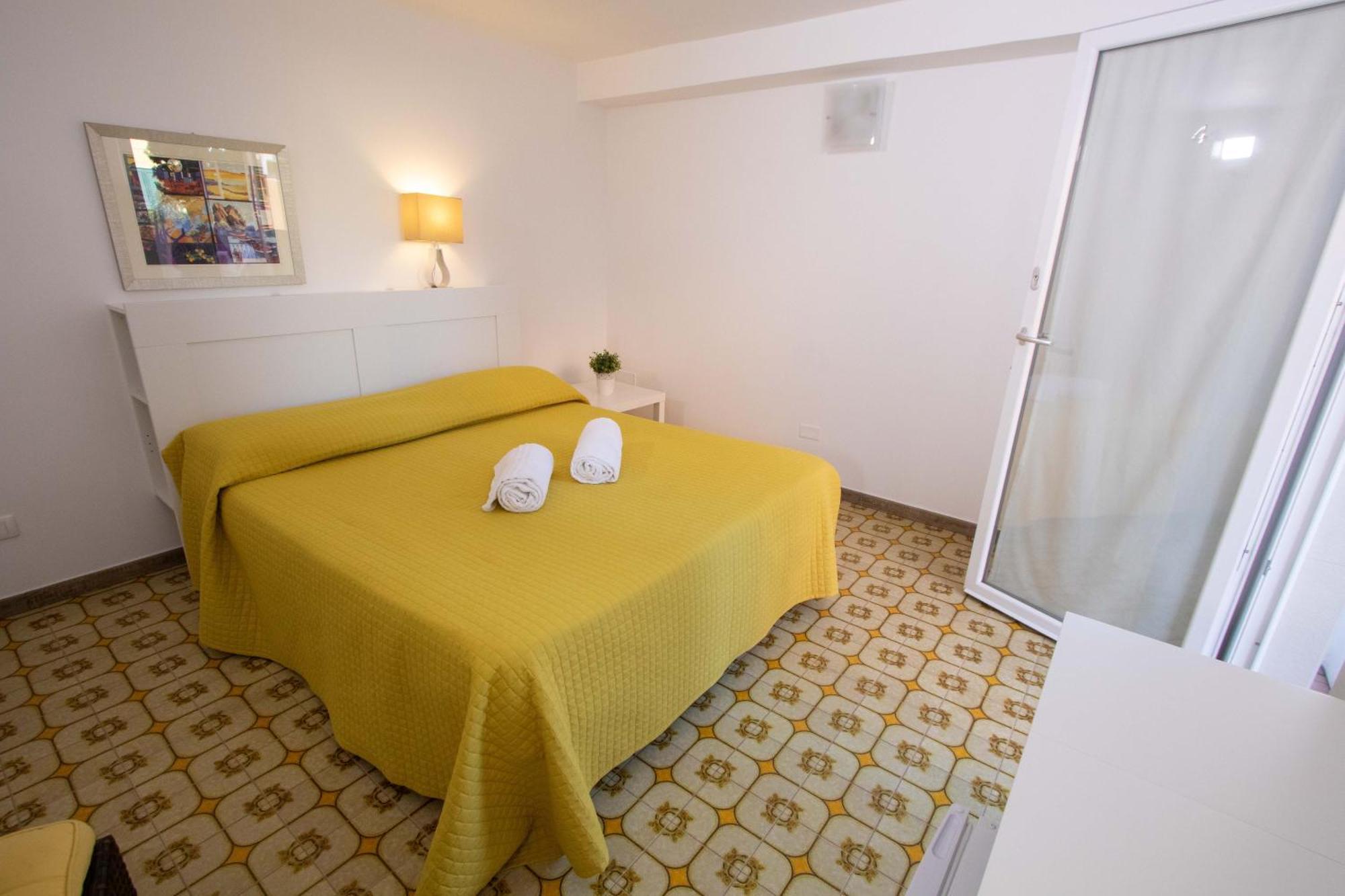 Le Torrette Rooms And Apartments Авола Екстер'єр фото