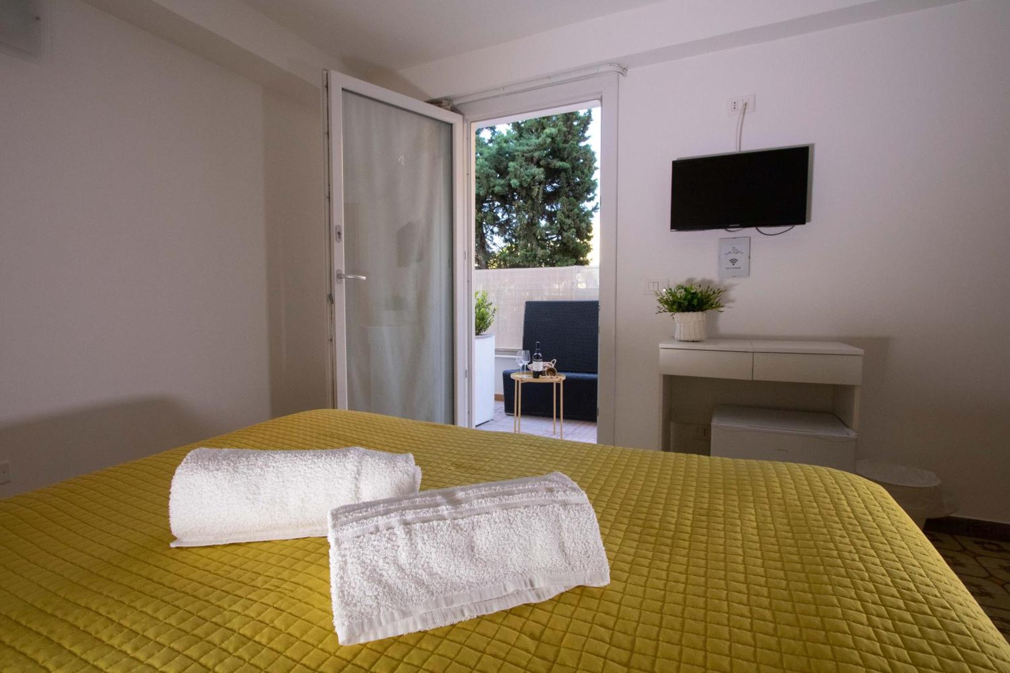 Le Torrette Rooms And Apartments Авола Екстер'єр фото